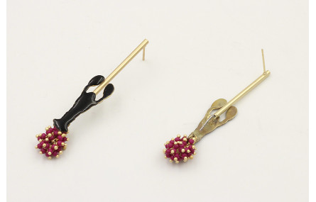 Pendientes perno palo dorado mate con langosta esm