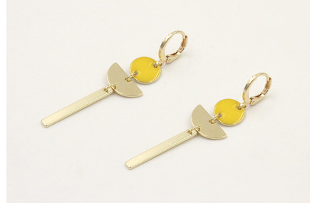 Pendientes cierre aro dorado con disco esmaltado a