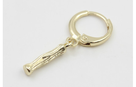 Singel earring cierre aro dorado, colgante letra I