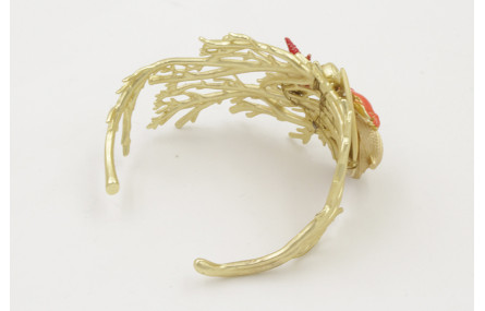 Brazalete coral dorado mate con semicirculo mostaz