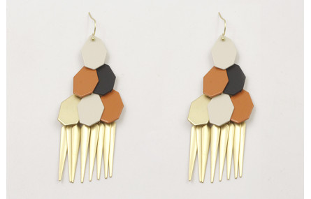 Pendiente perno gancho con hexágonos beige,dorado 