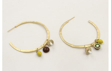 Pendiente aro labrado perforado con colgante de li