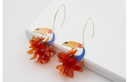 Pendientes V oro mate con tucan esmaltado en blanc