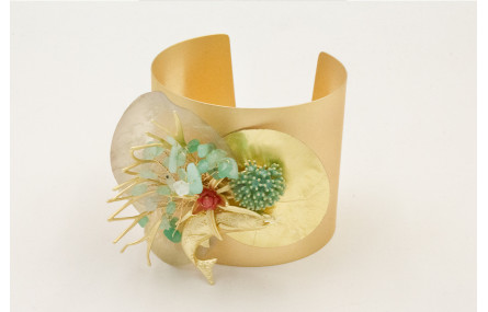 Brazalete ancho con centro lentejuelas disco dorad