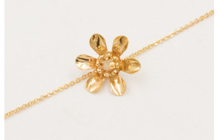 Pulsera ORO 18K. Cadena eslabón pequeño con flor y