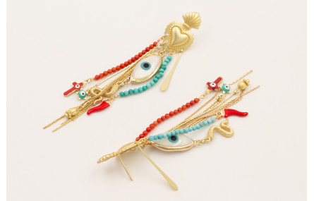 Pendientes perno sagrado corazón dorado mate con c