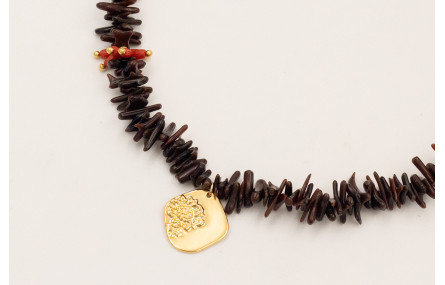 Collar chips coral marrones con burruño micro tubo