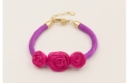 Pulsera seda natural rellena morada con 3  flores 