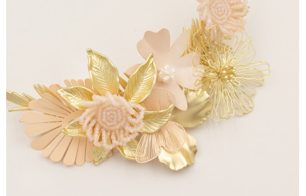 Collar rigido con rama dorada mate con pendientes 