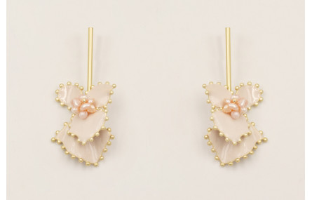 Pendientes pivote dorado amte con treból y rombo e