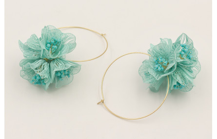 Pendientes aro grande dorado mate con flores 6 pét