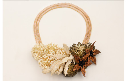 Collar cadena de strass rosas con bolas de abalori