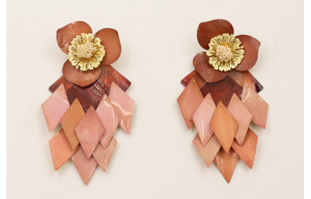 Pendientes perno flor grande dorado mate con ramil