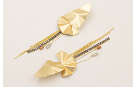 Pendientes péndulo arrugado dorado mate con colgan