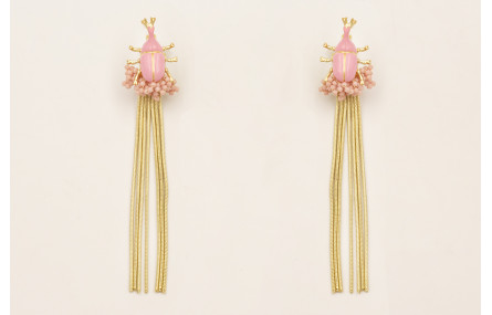 Pendientes fleco dorado mate con escarabajo esmalt