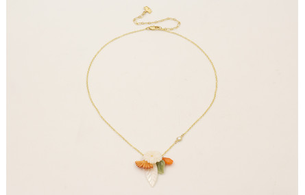 Collar hoja curva, flor, abanico todo de nacar con