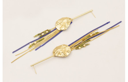 Pendientes perno palo dorado mate con concha marin