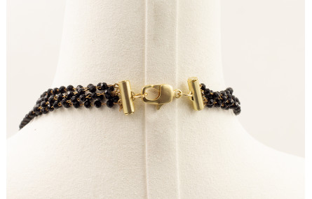 Collar cadena facetadas negras con escarabajo esma