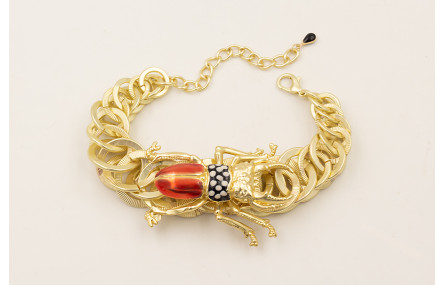 Pulsera aros entrelazados dorado mate con escaraba