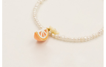 Pulsera con perlas naturales, colgante gajo naranj