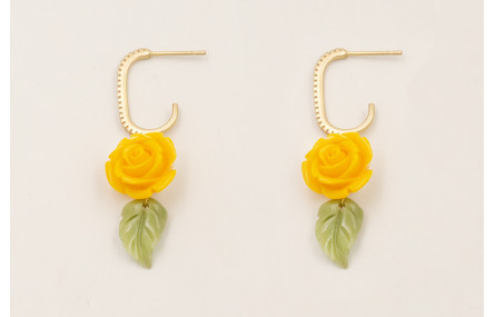 Pendientes semi ovalado con brillos colgante flor 