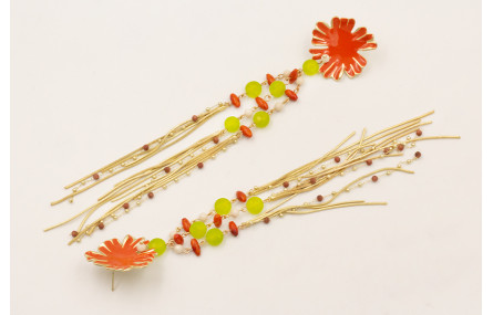 Pendientes flor esmaltada naranja con semipreciosa