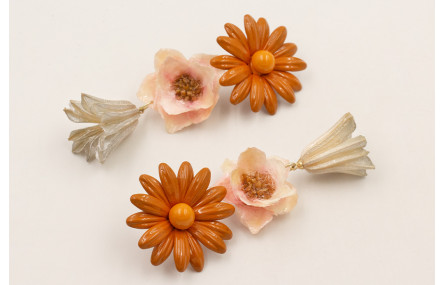 Pendientes flor grande esmaltada marrón con flor n