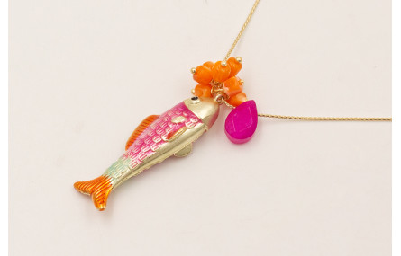 Collar cadena fina dorada con pez esmaltado rosa,n