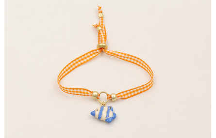 Pulsera lazo vichy naranja con pez esmaltado azul 