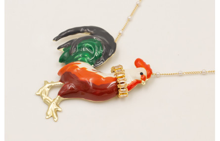 Collar cadena perlitas intercaladas con gallina es