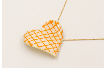 Solitario cadena fina dorada con colgante corazón 