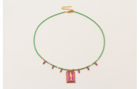 Collar bolitas piedra verde opaco con colgante pez