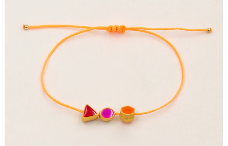 Pulsera hilo naranja fluor con entrepieza hexagona