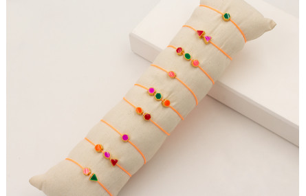 Pulsera hilo naranja fluor con entrepieza hexagona