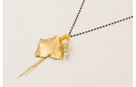 Collar cadena miyuki negro con colgante irregular 