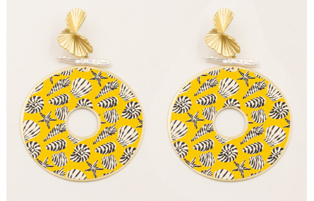 Pendientes disco conchas negras y bancas con fondo