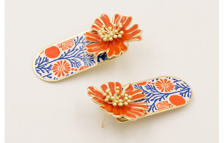Pendientes flor esmaltada coral con pieza estamapa