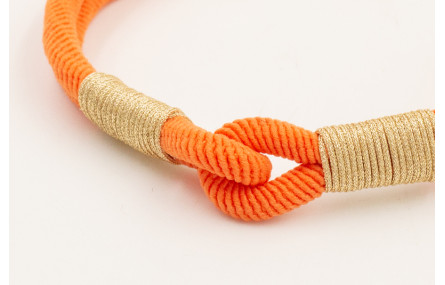 Pulsera cordón retorcido naranjas con nudo falso d