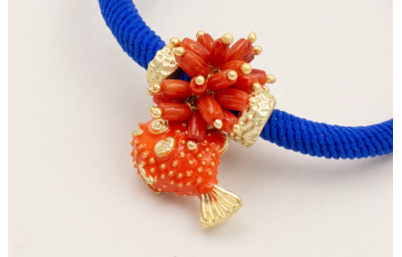 Pulsera cordón elastico azulón con pez globo esmal