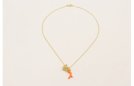 Collar cadena eslabón dorado mate con rama coral e