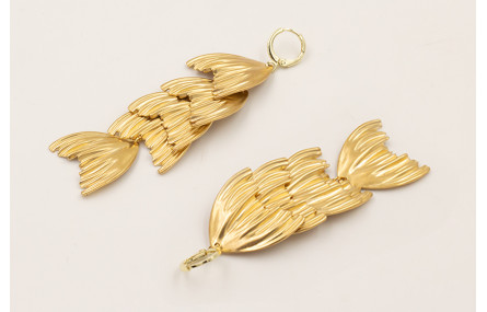 Pendientes cierre cascada colas de pez dorado.