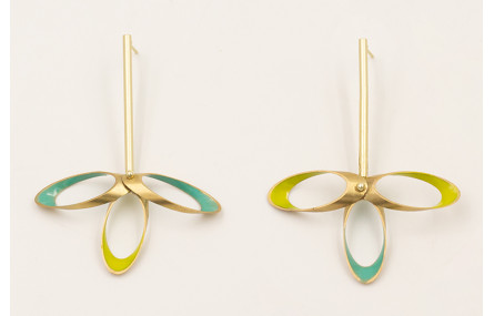 Pendientes ovalos biselados esmalte lima y turuqes