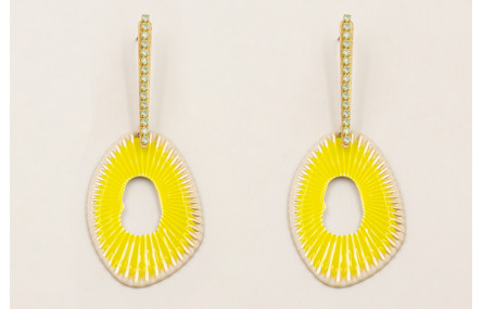 Pendientes ovalo estriado esmalte fluor con perno 