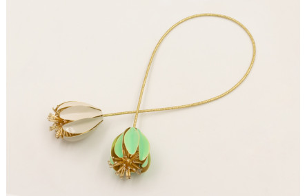 Collar cordón magnetico dorado con campanillas esm