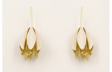 Pendientes campanillas esmaltadas beige con estrel