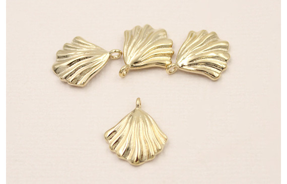 Colgante Almeja 16*14*2 Baño Oro 18K 3 micras