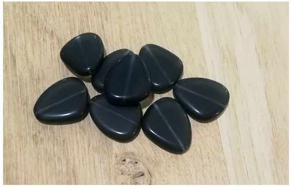 Gota triangular 22*18mm Gris