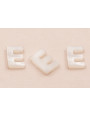 Letra Nacar E  10mm agujero horizontal superior