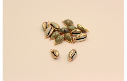 Caracola borde dorado 18*10mm una anilla