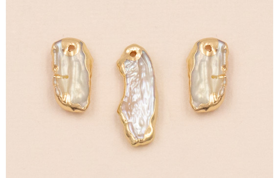 Chip Madreperla irregular 5-7*13-20mm bordes Oro